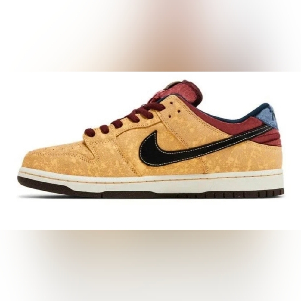 💎SOLD💎Nike SB Dunk Low Pro 'City Of Cinema' FZ1278-200 8 Men/9.5 Women - Picture 5 of 13